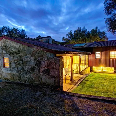 Sleeps 6 Wifi Villa